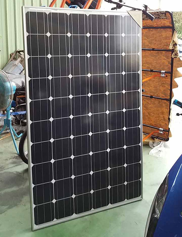 有太陽能板的電動遊園車 Electric surrey bike with Solar panel